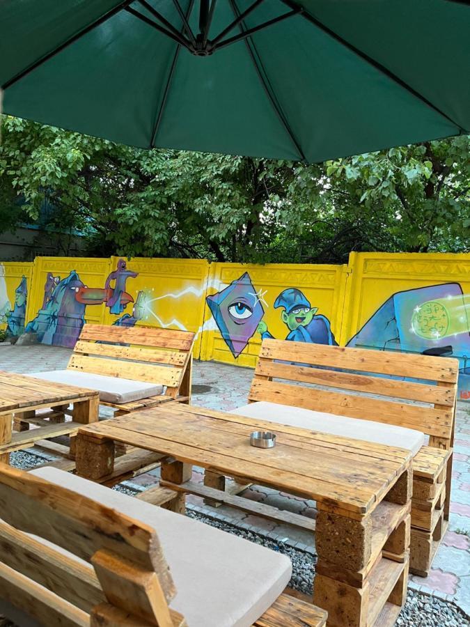 People Hostel Бишкек Экстерьер фото